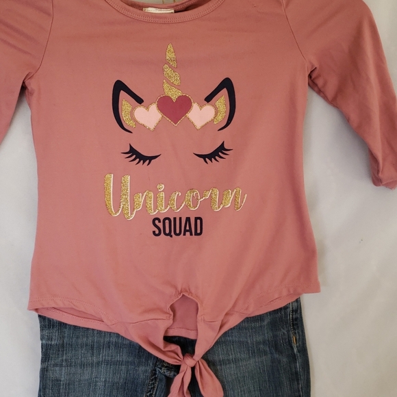 Girls Unicorn and jeans outfit size 8 shirt is 3/4 - Picture 2 of 6